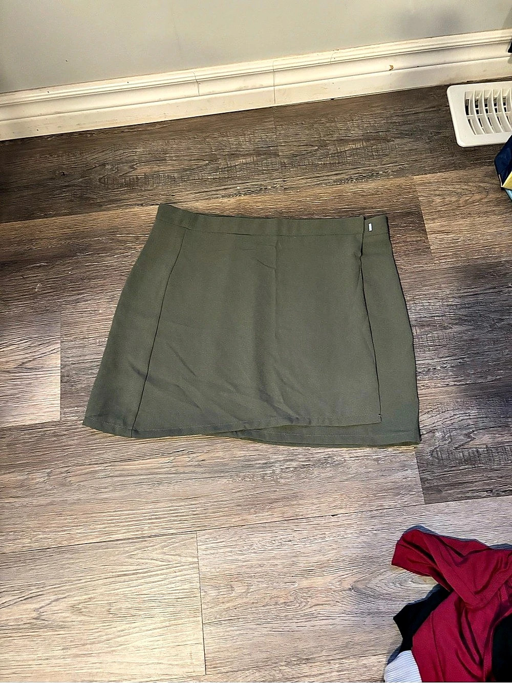 Forever 21 Women's Green Mini Skirt Size Medium Like New